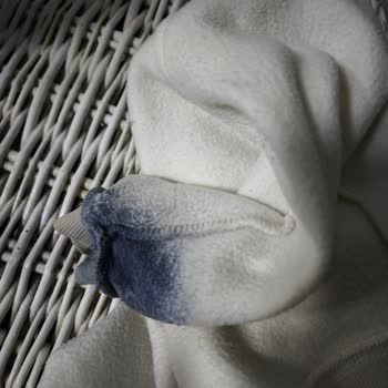 Kapağı Açık Leke Çıkarıcı Ürün, Diğer Alışveriş Ürünlerini Kullanılamaz Hale Getirdi