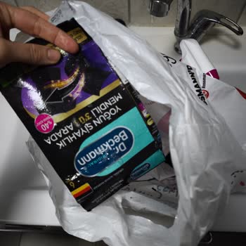 Kapak Sorunu Nedeniyle Domol Leke Çıkarıcı Diğer Ürünleri Zarar Verdi