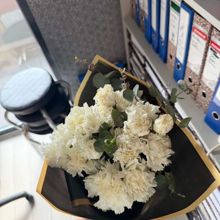 Görseliyle Uyuşmayan Ve Solmuş Çiçek Buketi, Çiçek Sepeti'nden İade Yetkisi Olmadan Mağduriyet