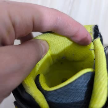 Erkek Çocuk Spor Ayakkabısının İç Tiftiklenmesi Ve Değişim Talebi