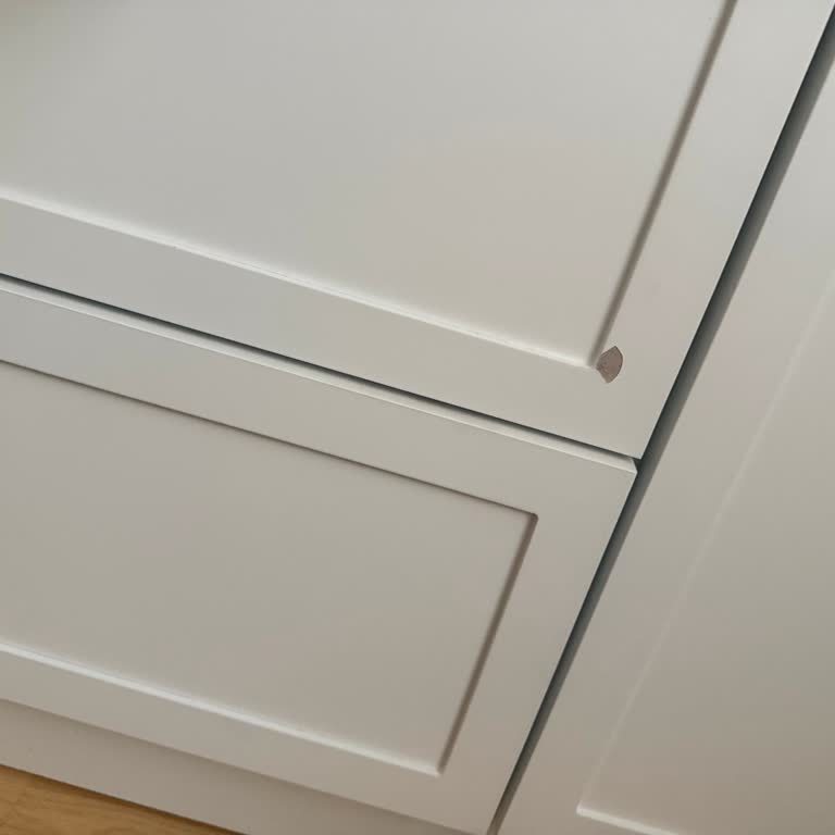 Gardırop Kulpları Yanlış, Çekmece Boyası Çatladı - Ücretsiz Değişim Talebi