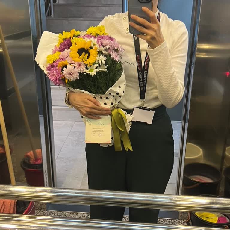 Dev Krizantem Buketi Görseldeki Büyüklükte Değil