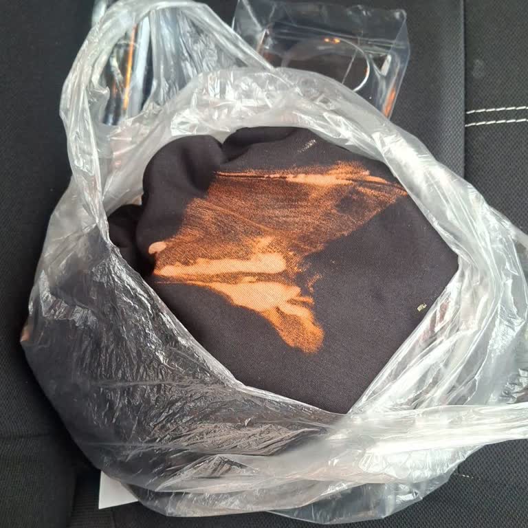 Migros Çamaşır Suyu Sızması Kıyafetlerimi Mahvettı