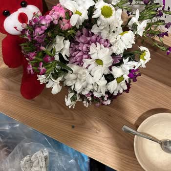 Çiçek Market’ten Gelen Solmuş Çiçek Ve Kirli Hediyeler İçin Ücret İadesi Ve Özür Talebi