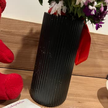 Çiçek Market’ten Gelen Solmuş Çiçek Ve Kirli Hediyeler İçin Ücret İadesi Ve Özür Talebi