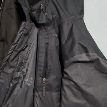 Decathlon Montunda Fermuar İç Astarı Sıkıştırıyor, Garanti Reddi