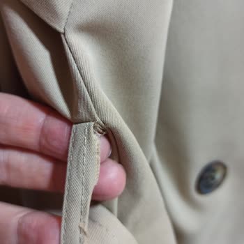 Stradivarius Trençkotunda Kısa Sürede Dikiş Açılması Ve Kol Sorunu