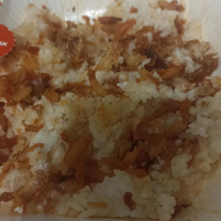 Bozuk Yemek Ve Çözüm Sunulmaması