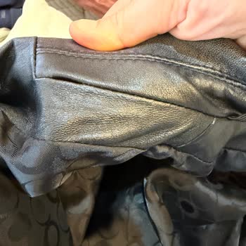 Derimod Kürklü Cekette Düğme Lastiği Eksik Ve Dikişleri Çabuk Atılıyor