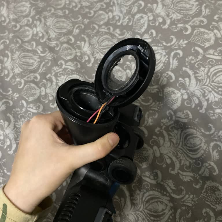 Philips Aqua Plus 8000 Xc8349 Süpürge Başlığının Sürekli Kırılması Ve Garanti Reddi