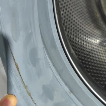 Yeni Çamaşır Makinesinin İçinde Pas Ve Kireç, Yetkili Servisin İlgisizliği