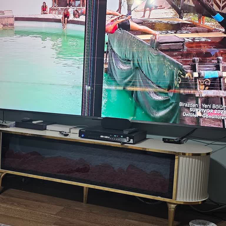 Media Markt'tan Aldığım 98 İnç Grundig TV'nin Kırılan Ekranı İçin Yetersiz Hediye Çeki Teklifi