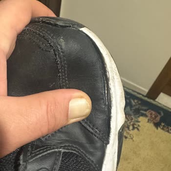 FLO Ayakkabısında Üretim Hatası ve Garanti Sorunu: Müşteri Hizmetleri Destek Vermiyor