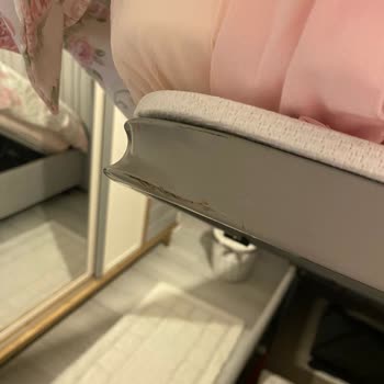 Yataş Trabzon Yomra Şubesinde Yatağın Çökmesi, Servis Personelinin Baza Kırması Ve Paslı Parçalar