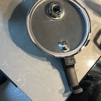 Kırılan Pişirme Valfi Ve Gallery Crystal’ın Kaba Tutumu