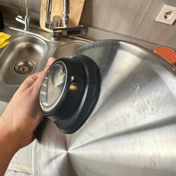 Kırılan Pişirme Valfi Ve Gallery Crystal’ın Kaba Tutumu