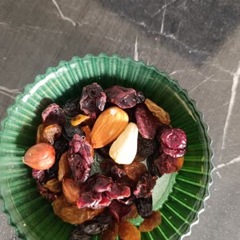 Karma Çiğ Kuruyemiş Paketi Yanıltıcı: Çoğu Üzüm