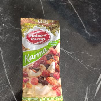 Karma Çiğ Kuruyemiş Paketi Yanıltıcı: Çoğu Üzüm
