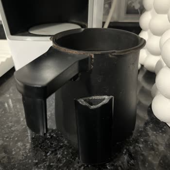 Arçelik Telve K3300 Kahve Makinesinde Cezve Sapı Koptu