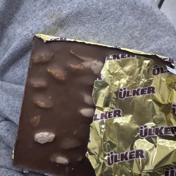 Afyonkarahisar BİM’de Satılan Ülker Çikolatası Son Kullanma Tarihi Geçmemiş Olmasına Rağmen Bozuk