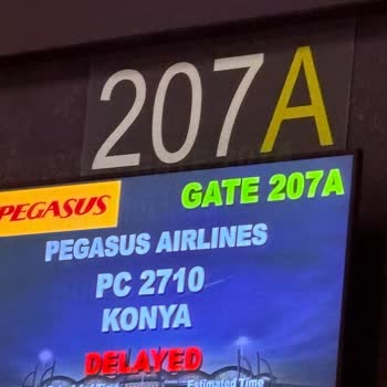 Sürekli Ertelenen Uçuşlar Ve Açıklama Eksikliği Mağduriyet Yaratıyor