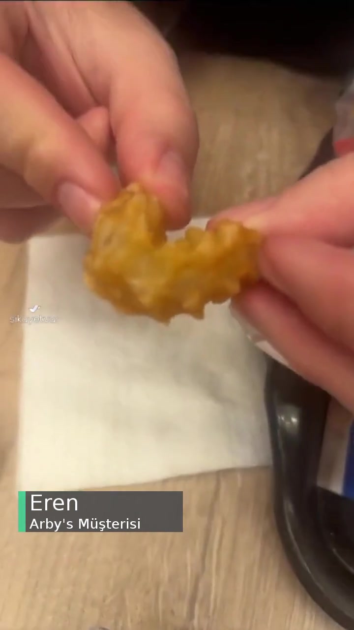 Arby's'teki Patateste Bilinmeyen Bir Cisim Var videonun kapak resmi