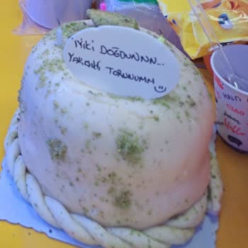 Lux Buca FIRIN&CAFE Pastada Zımba Telinin Bulunması Çocuk Güvenliğini Tehdit Ediyor