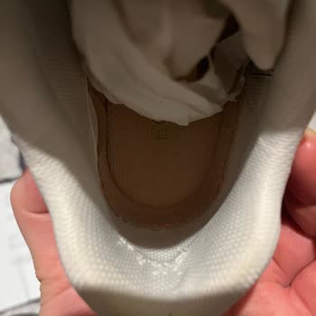 Skechers Ayakkabıda İç Topuk Yırtılması ve Üretim Hatası İddiası