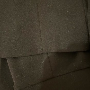 Mango Mağazasındaki Pantolon Ve Yelekte Hızlı Tiftiklenme Şikayeti