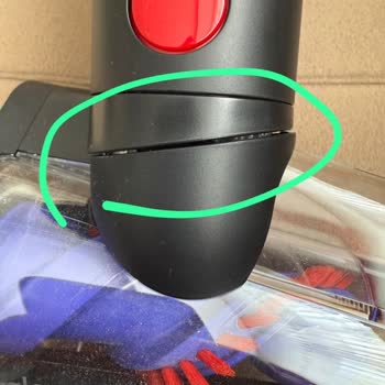 Koltuk Başlığındaki Açıklık Nedeniyle Toz Birikmesi Ve Acil Değişim İsteği