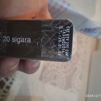 Parliament Sigarasında Odunsu Parçalar Ve Değişen Koku