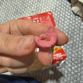 Keskinoğlu İstanbul A101 Marketinde Sosis İçinde Yabancı Madde Tespit Edildi