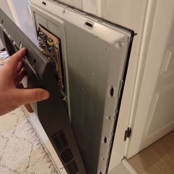 Philips 50pus7304 TV Görüntü LED’leri Tasarım Hatası Nedeniyle Arızalandı Ve Tamir Edilemez