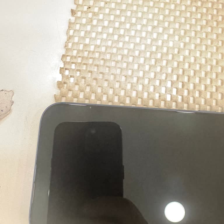 Vatan Bilgisayar'da Hatalı Ekran Koruyucu Nedeniyle Telefon Çatlağı Ve Çözüm İsteği