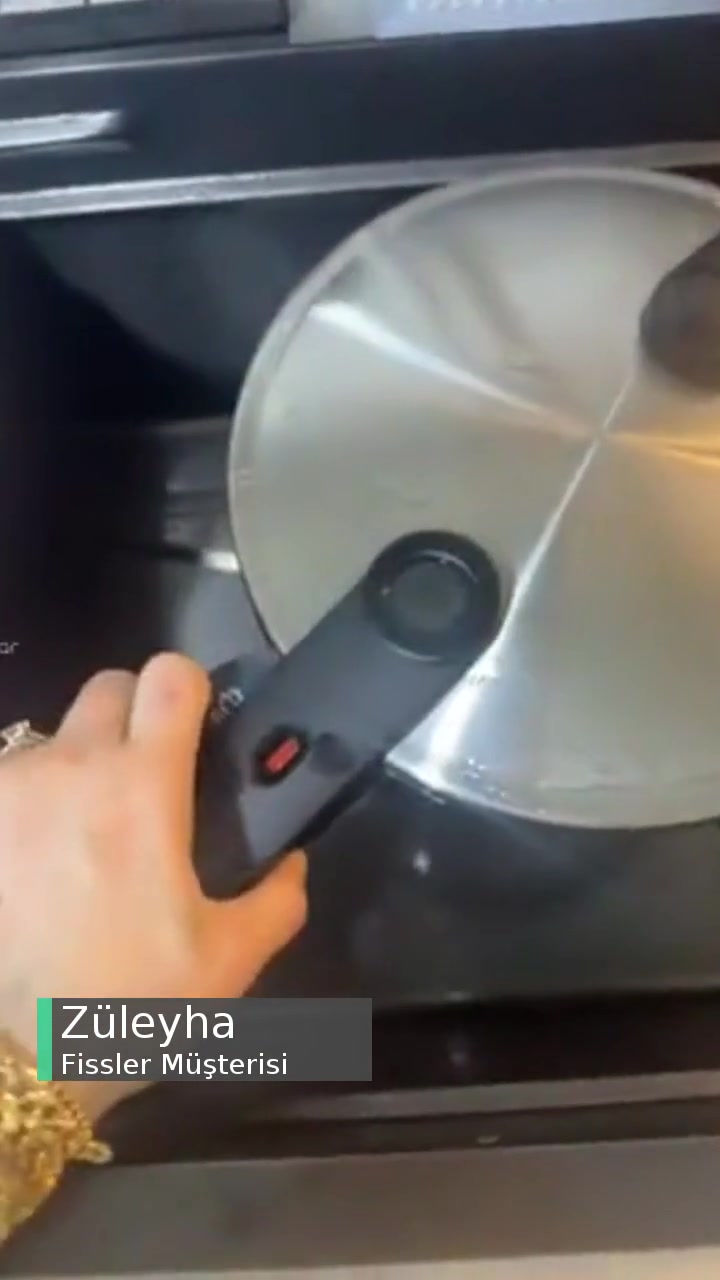 Fissler Düdüklü Tencere Kapağı 45 Dakikadır Açılmıyor! videonun kapak resmi