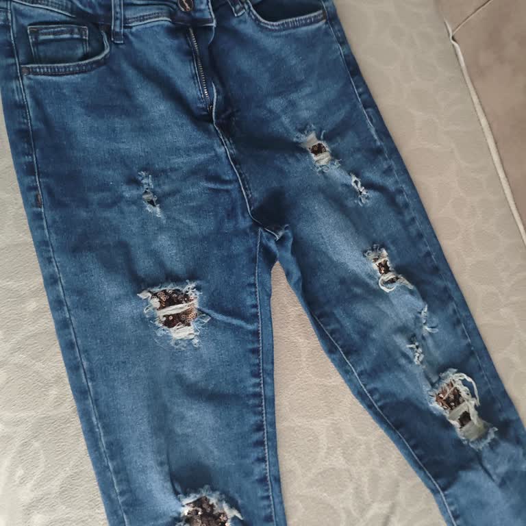 Üç Pantolon Siparişine Yanlış Çocuk Pantolonu Gönderimi Ve 1000 TL İade Talebi