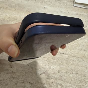 Orijinal Apple Kılıfına Rağmen İphone 17 Pro Max Kasasında Çizik