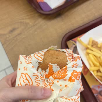 Akyaka Park AVM Popeyes Şubesinde Sürekli Kalitesiz Ve Hijyenik Olmayan Servis