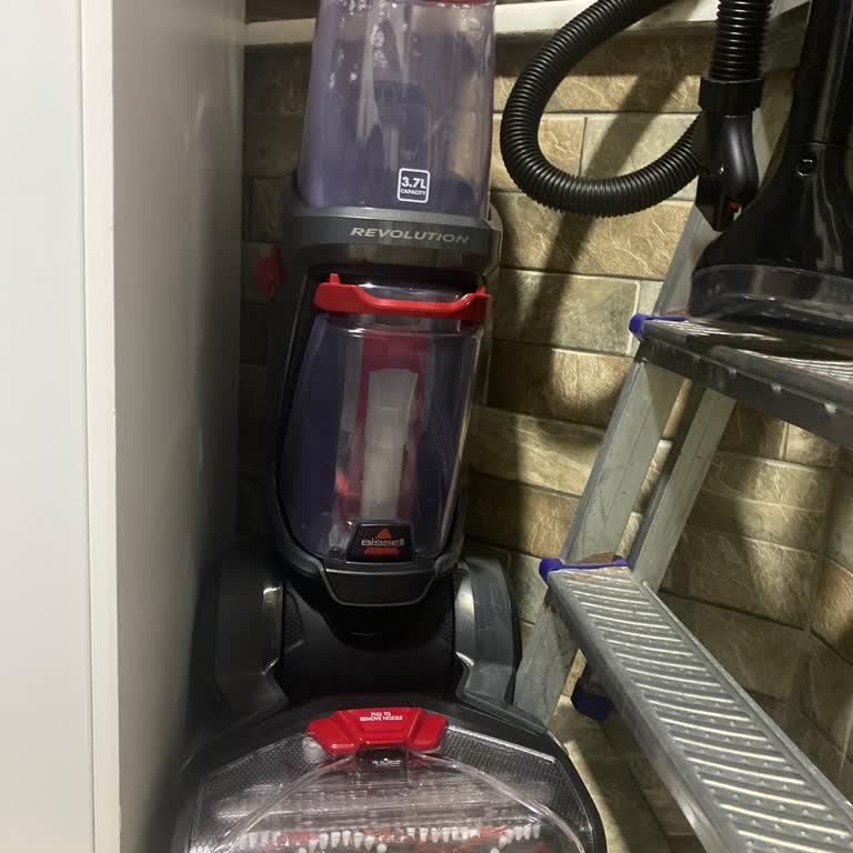 Bissell Proheat 2X Halı Yıkama Makinesinde Kirli Su Haznesi Su Akıtıyor