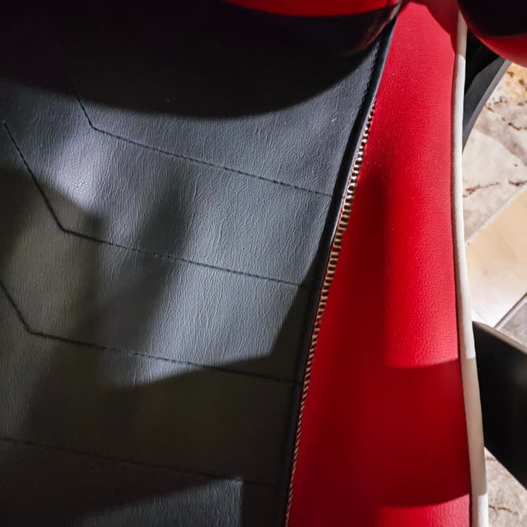 Rampage Koltuğunda Dikiş Açılması Ve Kalça Ağrısı: Tamir Veya Değişim İsteği