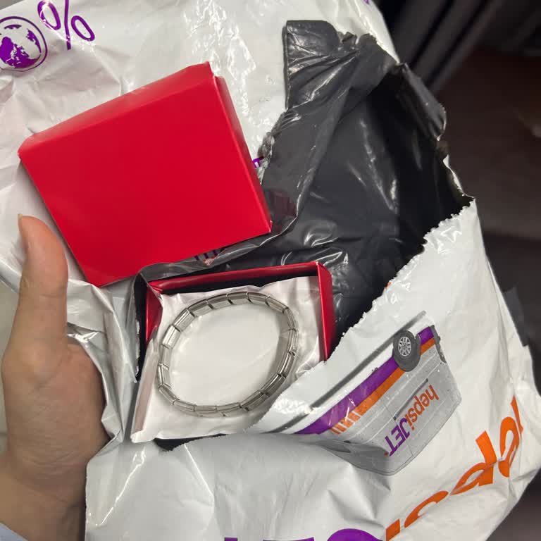 Kişiye Özel Bileklik Boş Geldi, Şirket İletişimsiz