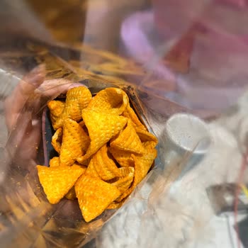 Mısır Çerezi Piramit İçinde Uzun Siyah Saç Hijyen İhlali