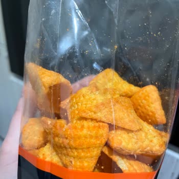 Mısır Çerezi Piramit İçinde Uzun Siyah Saç Hijyen İhlali