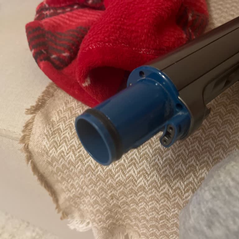 Philips XC8057 Süpürge Boru Girişindeki Kırık İçin Garanti Tamiri Talebi