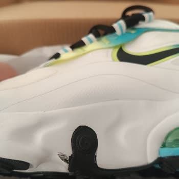 Kirli Nike Air 270 React Ayakkabının Değişim Ve İade Talebi