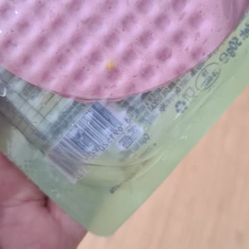 Aytaç Salamı Ambalajı Bozulmuş Ve Su Dolu