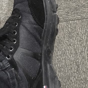 Tommy Hilfiger Su Geçirmez Bot İlk Yağmurda İçini Sızdırıyor