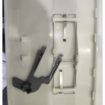 Visam Klozet Rezervuarı İkinci Defa Kırıldı Ve Su Akıtıyor