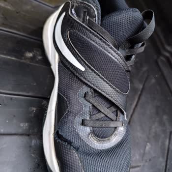 Kısa Sürede Açılan Ayakkabıya Garanti Değişim Talebi