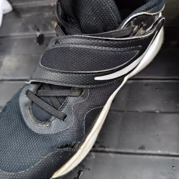 Kısa Sürede Açılan Ayakkabıya Garanti Değişim Talebi